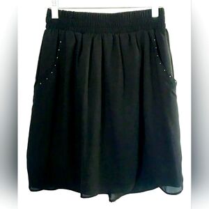 Mossimo Black Pleated Midi Skirt with Studded Pockets Size Large